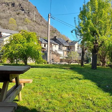T3 Neuf 65M2 5 Personnes Avec Jardin Au Calme, Menage Inclus, Local Velo Leilighet Bagnères-de-Luchon Eksteriør bilde